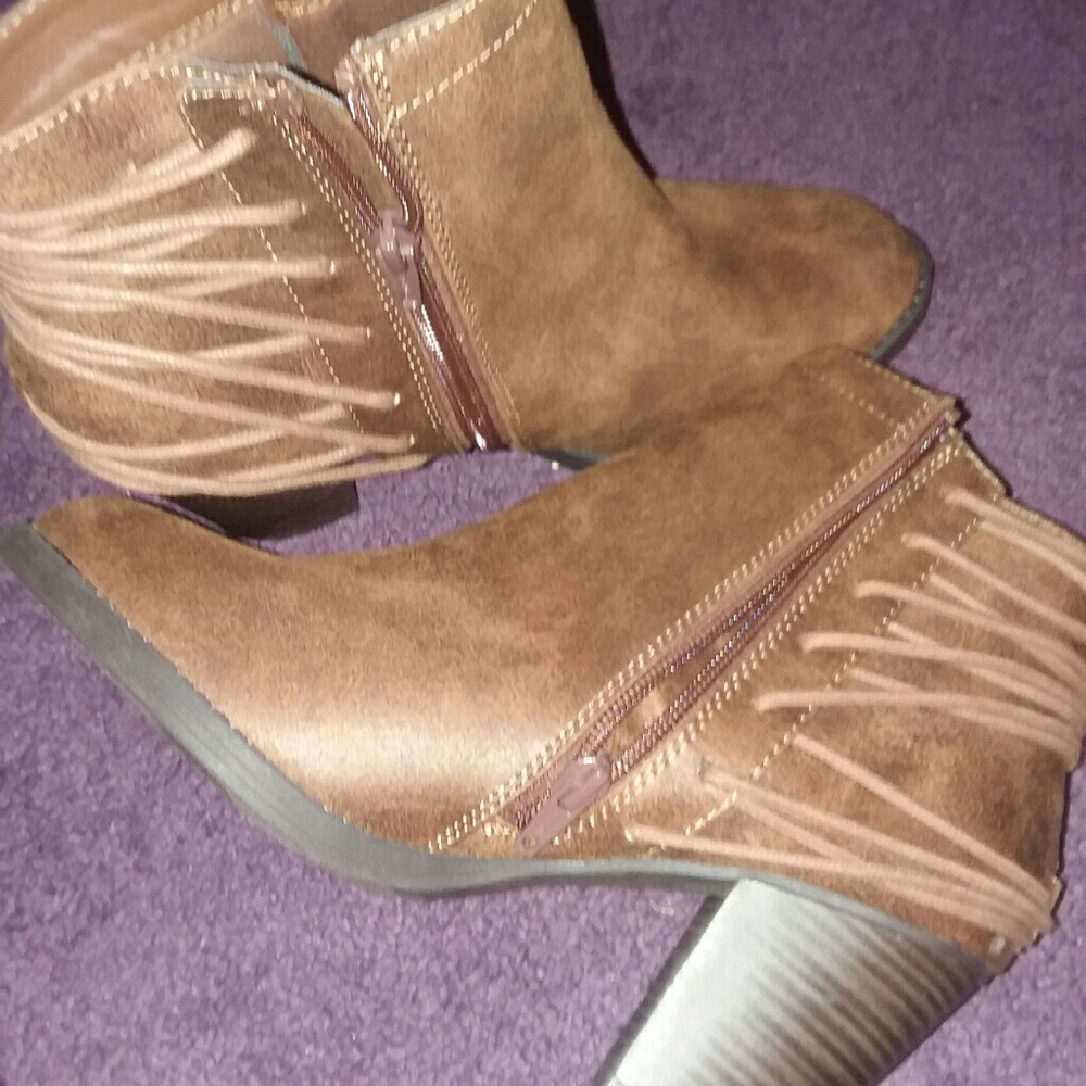 New candies  brown boots